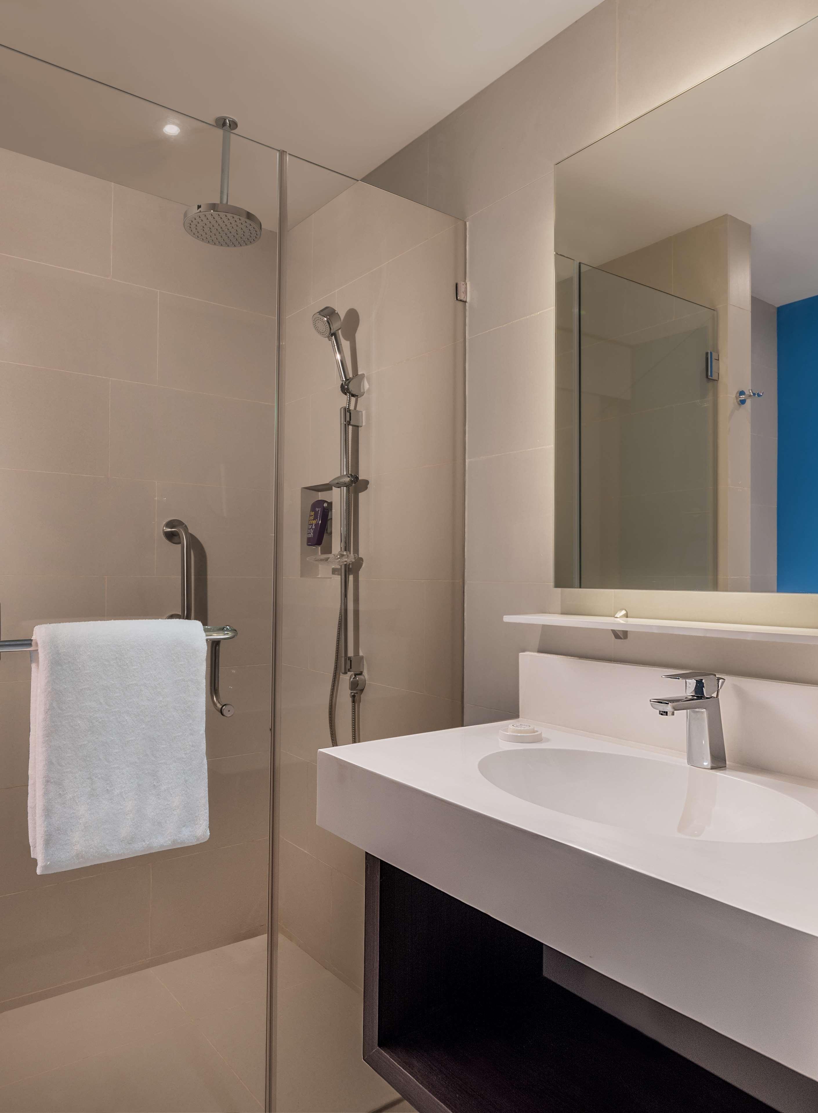 Park Inn By Radisson Iloilo Екстер'єр фото