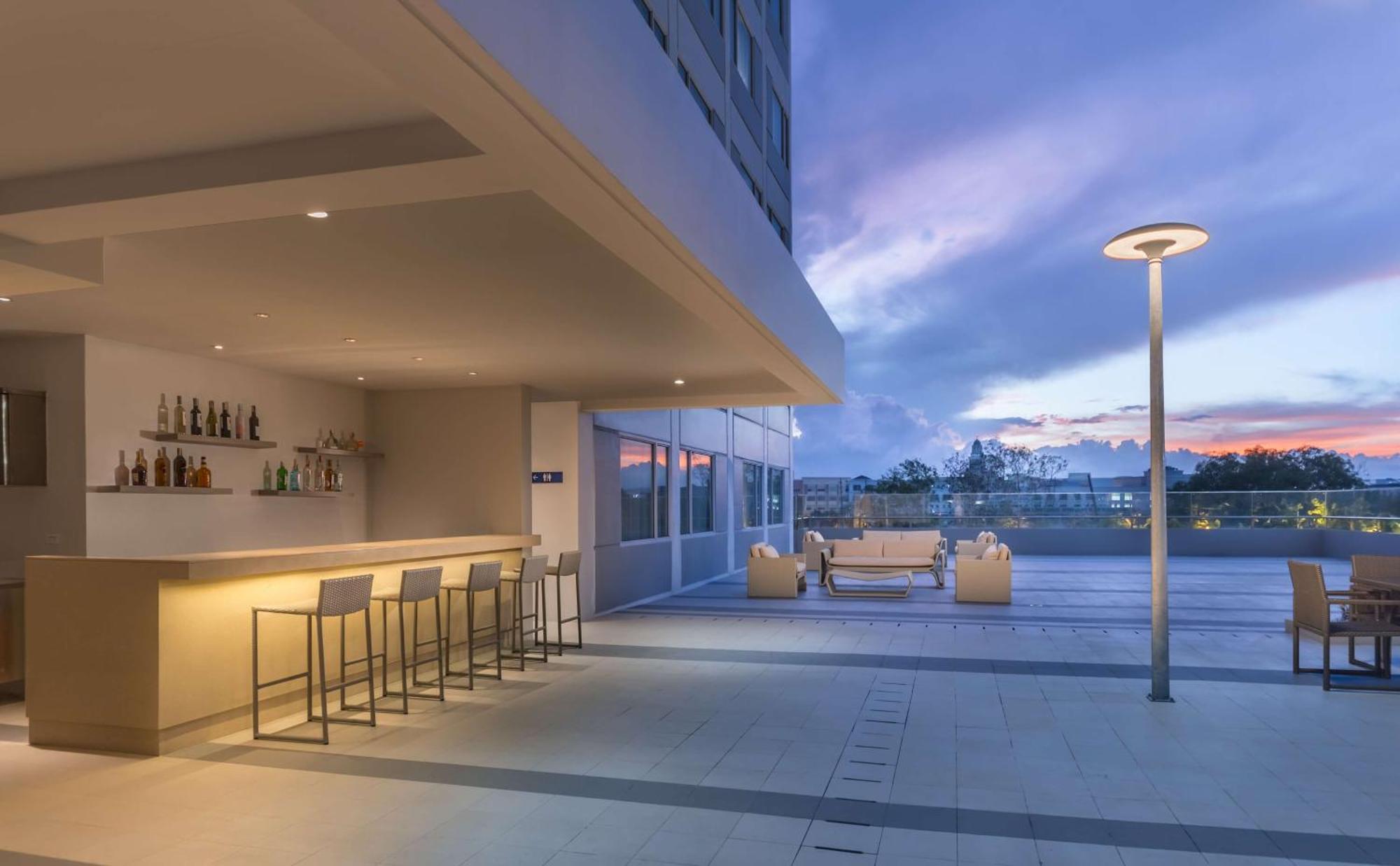 Park Inn By Radisson Iloilo Екстер'єр фото