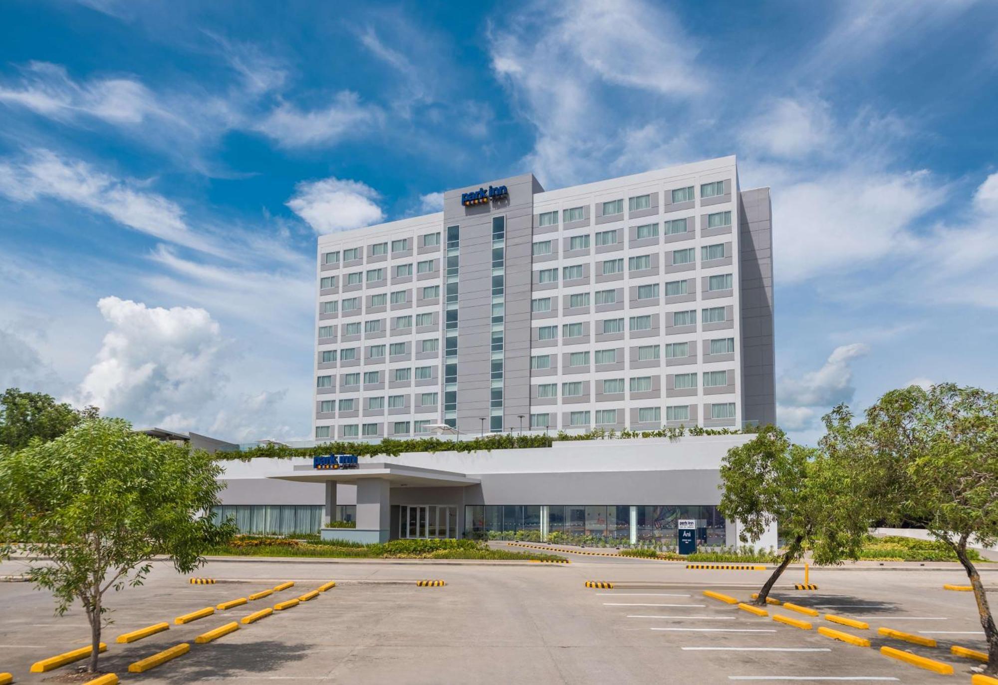 Park Inn By Radisson Iloilo Екстер'єр фото