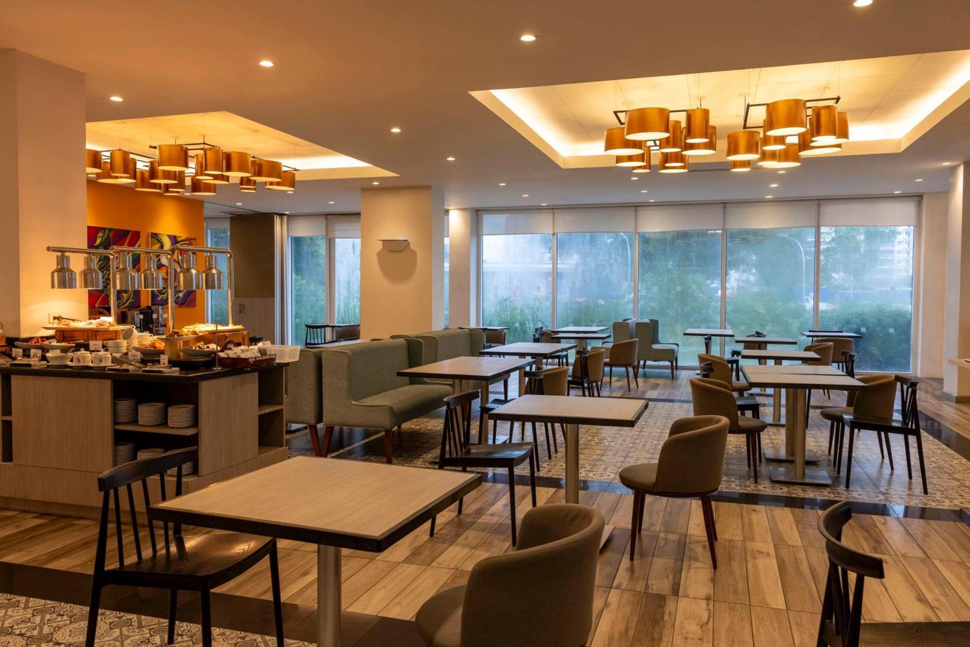 Park Inn By Radisson Iloilo Екстер'єр фото