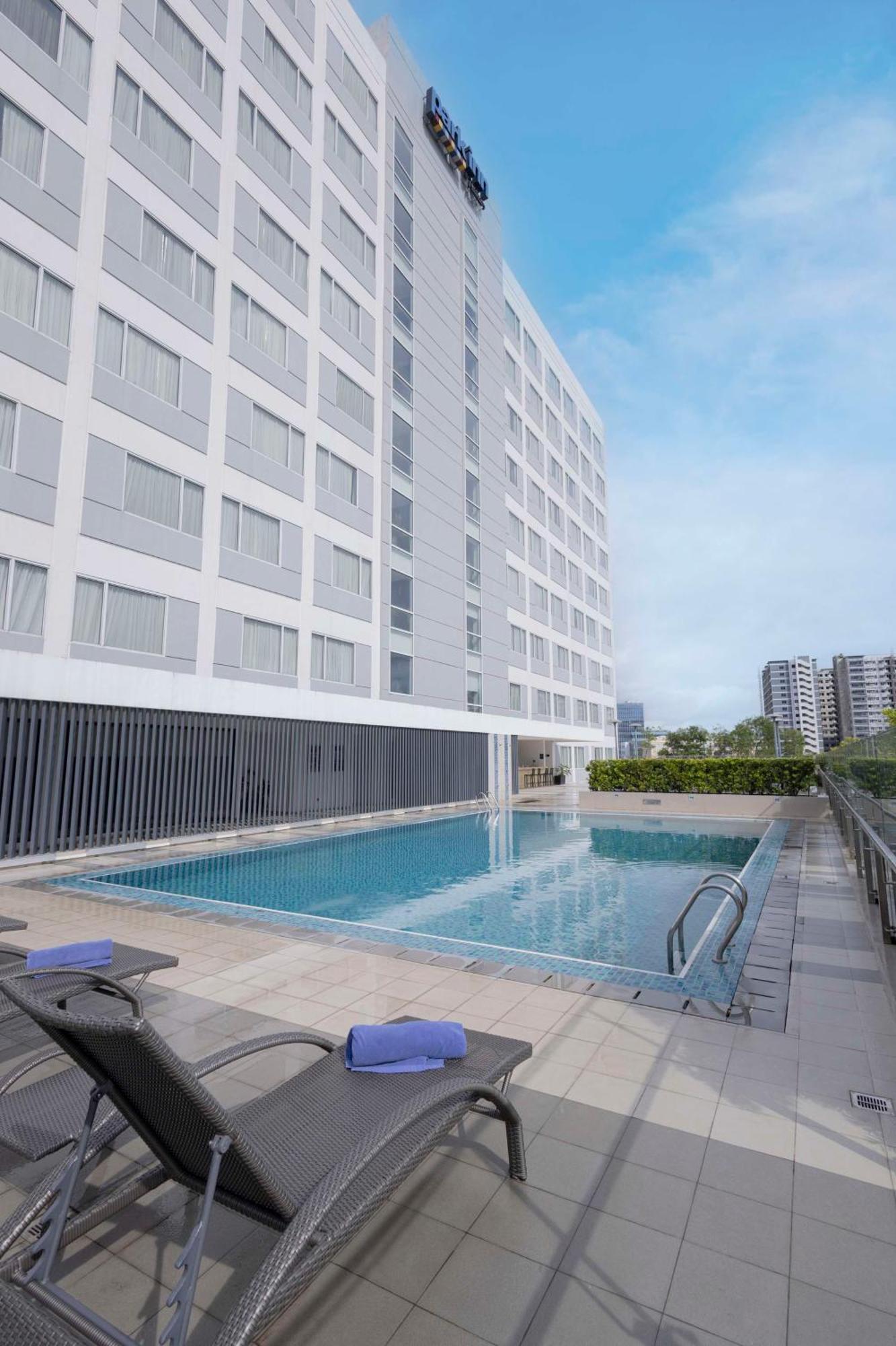 Park Inn By Radisson Iloilo Екстер'єр фото