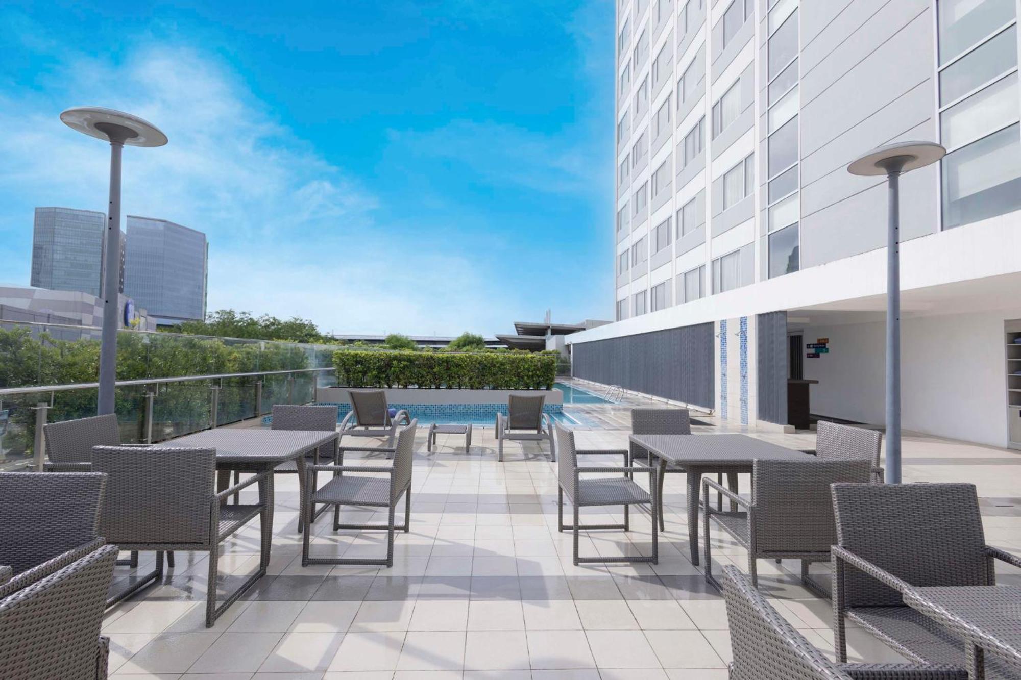 Park Inn By Radisson Iloilo Екстер'єр фото