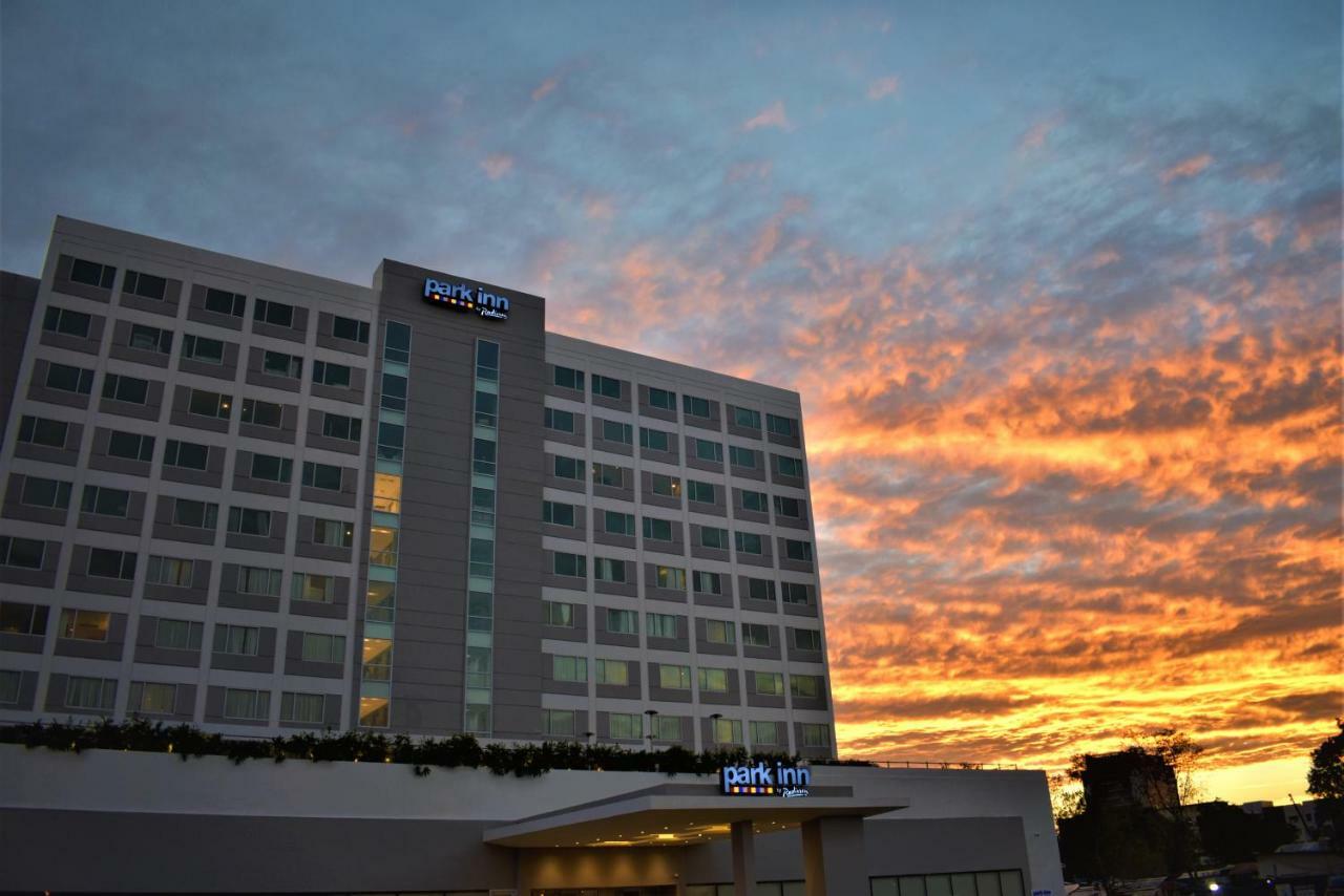 Park Inn By Radisson Iloilo Екстер'єр фото